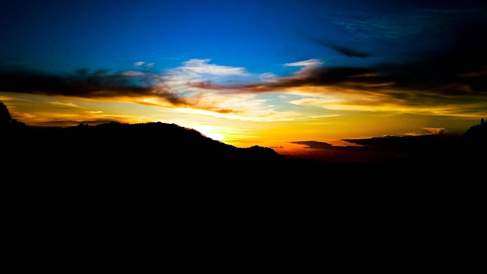 La Montagna Bed & Breakfast เอลลา ภายนอก รูปภาพ