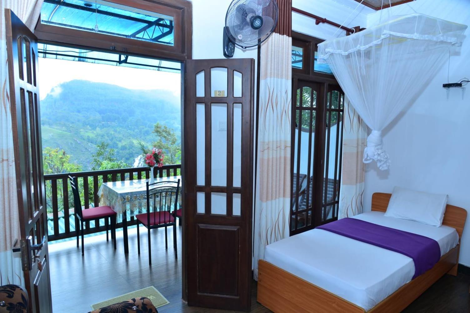 La Montagna Bed & Breakfast เอลลา ภายนอก รูปภาพ